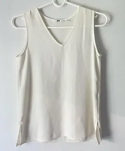 Uniqlo White Sleeveless V-Neck Flowy Tank Top