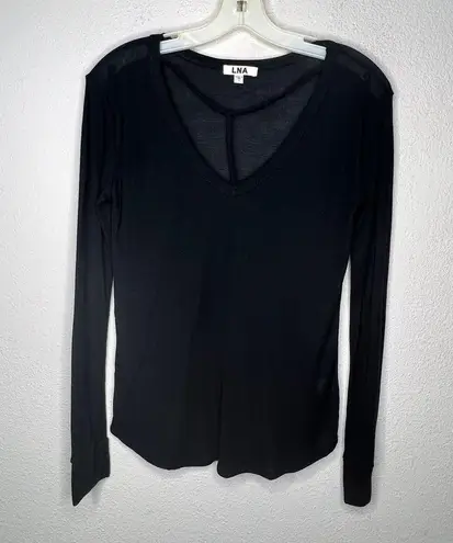 LNA  Black Top