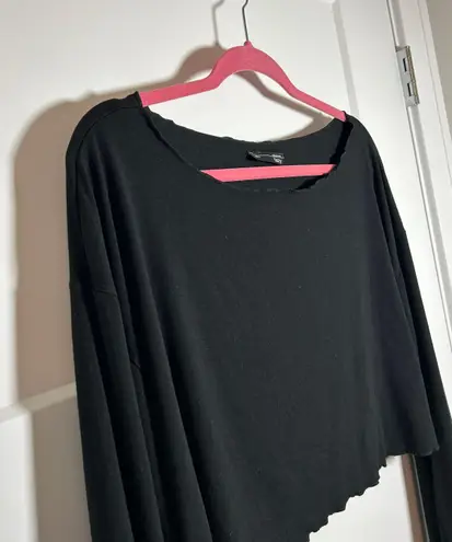 Large black crop top, oversized fit