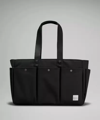 Lululemon $148 PRE-OWNED  Black Utilitarian Pockets Zippered Tote Bag 25L - Image 1