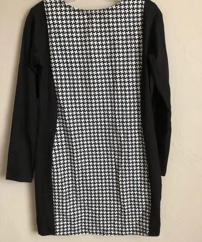Fab Alley Houndstooth Body Con Long Sleeve Dress Black Size M