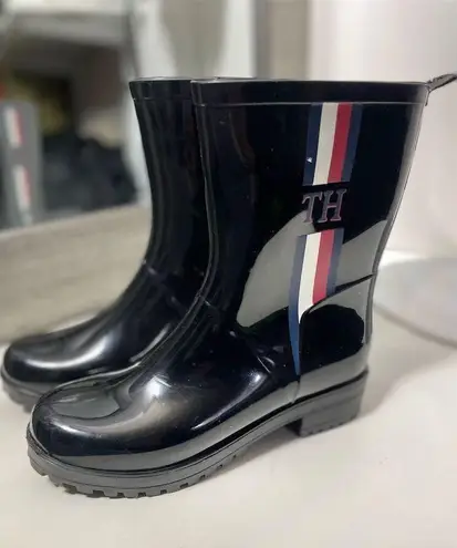 Tommy Hilfiger  Women's Rain Boot Size 8 - Image 2