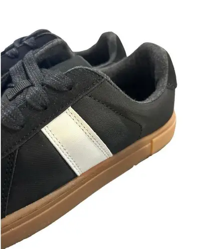 Cushionare Cushionaire Bailey Black/White Sneakers Size 8.5 Casual Comfort Foam