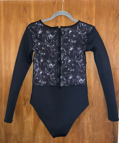 Akela NWT Ákela neoprene long sleeve swimsuit