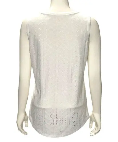 Medium White Sleeveless V Neck Top Eyelet Pattern Polyester Rayon Spandex Blend Size undefined