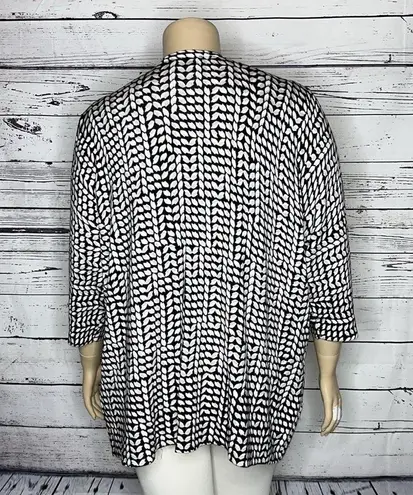 Lane Bryant  NWT Sz 26/28 Black - White & Gray Leaf Floral Print Sweater Cardigan