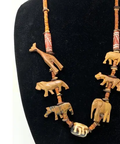 American Vintage Vintage Carved Wooden Necklace Six Animal Theme Beaded 15" Long