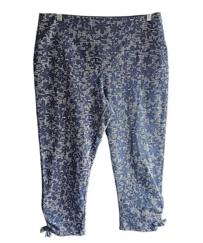 Activewear Joggers, Capri pants, stretch pants. Size XL. Blue Floral.