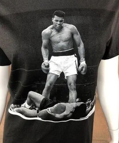 Muhammad Ali Women's Small Black Gray Short Sleeve Graphic Tee Men's Boxing NWT