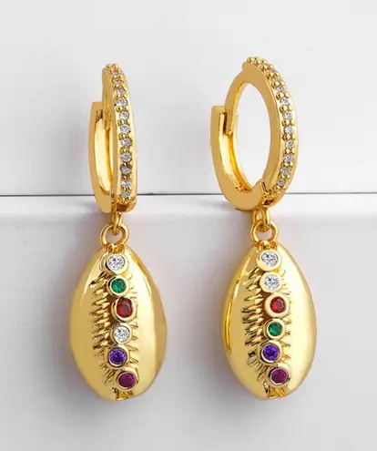 Metal Cowrie Shell Earrings Gold