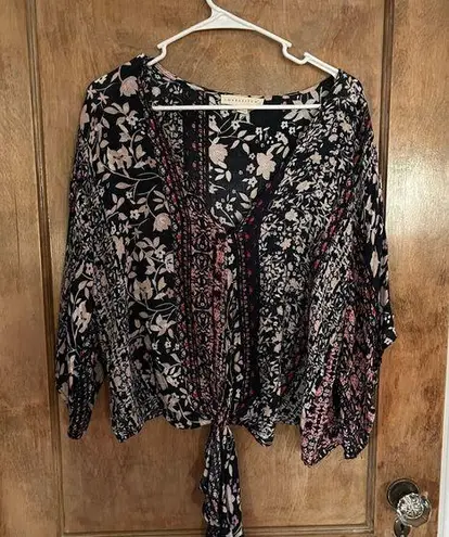 Love Stitch Bohemian Gorgeous V Neck Blouse. Size Small