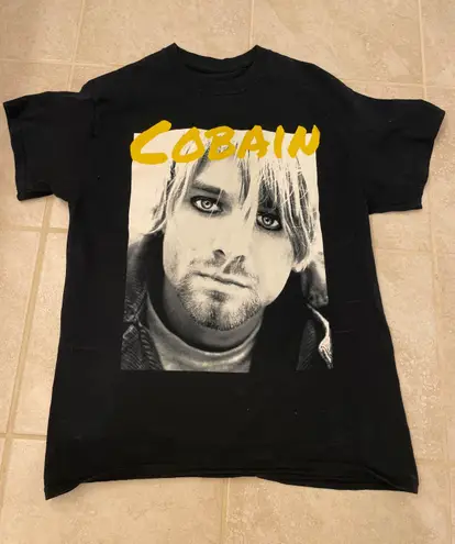 Kurt Contain Graphic Tshirt Black Size M