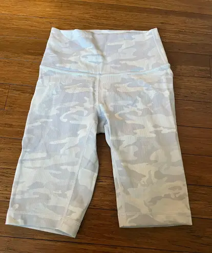 Lululemon Wunder Train Biker Shorts