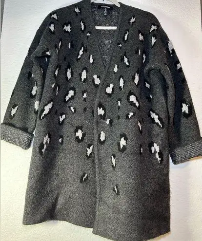 Ellen Tracy downtown glam animal print cardigan sweater Comfy Cozy Wrap Grey