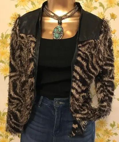 Shaggy cropped jacket zebra print size M Size M