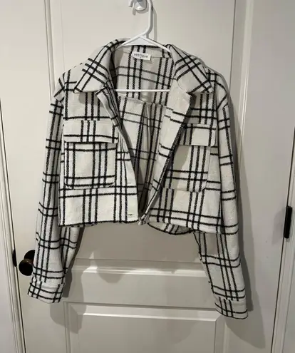 Vestique  flannel cropped jacket 