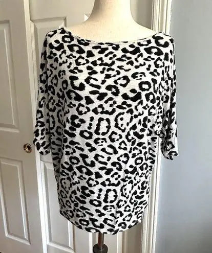 First Love Black & White Rosette Top Animal Print Dolman Sleeve Stretchy Sz Med