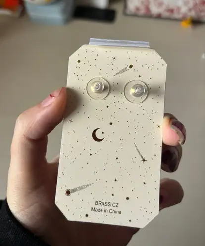 Eye Candy NWT LA brass CZ gold tone clover drop earrings