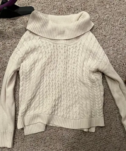 American Eagle Outfitters Sweater