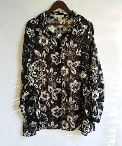 Notations 3X Long Sleeved Button Down All Over Floral Top Plus in Gray Black