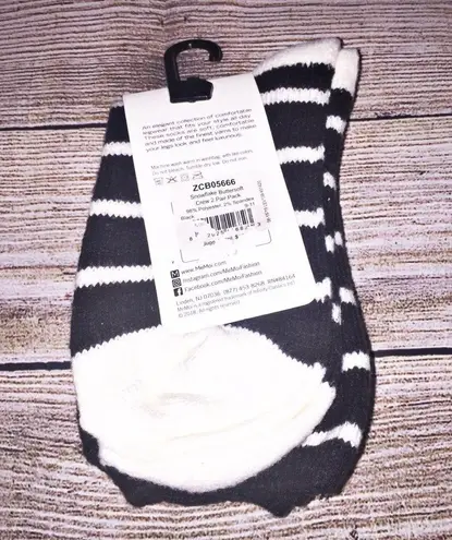 Butter Soft NWT  MeMoi women’s 2 Pack socks Black and white 