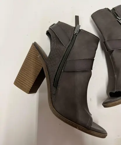 DV by Dolce Vit a Gray Booties