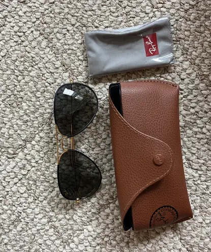 Ray-Ban RayBans Aviator Black And Gold