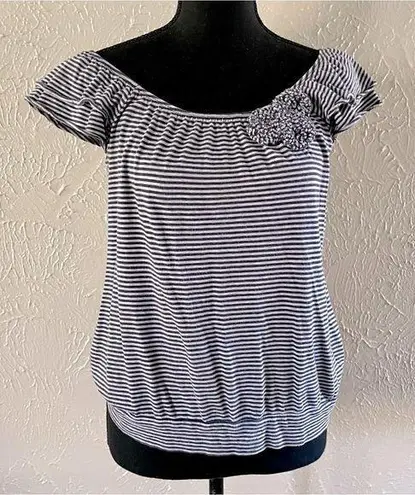 Elle ⚓️ Striped Cap Sleeve Top w/ Flower Detail⚓️ ~small