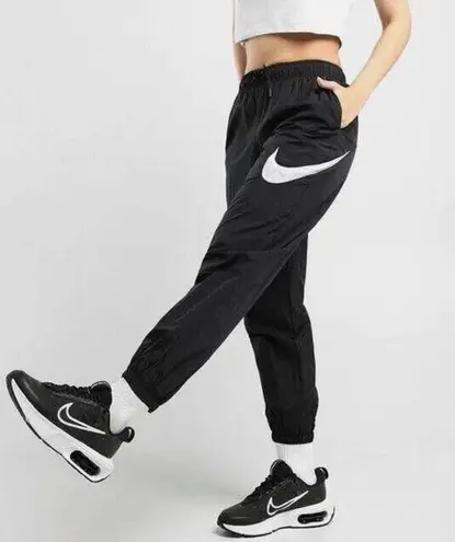 Nike Women’s  Sportswear Essential Joggers