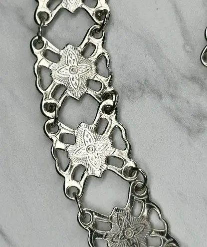 Ornate Silver Tone Flower Chain Belt Double Hook Decorative One Size ✨