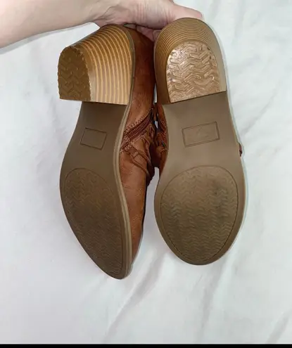 Boots Brown Size 9.5