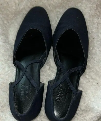 Munro Black Heels with Sleek Design