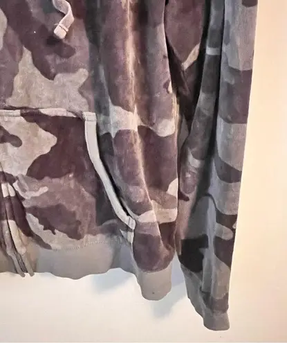 New York and Company Velour Long Sleeve Zip Front Camo Print Sweatshirt Sz XL