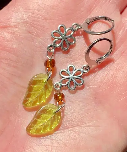 Handmade quality Czech glass beads & flower fairy boho cottage whimsical dangle earrings 💐🍃