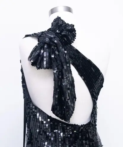 Mac Duggal . Sequined One Shoulder Back Bow Detail Gown. 93580