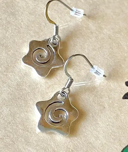 Handmade funky grunge y2k swirl star earrings 🌙