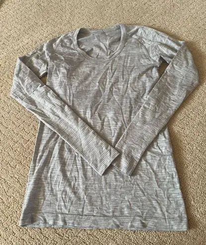 Lululemon  Run Swiftly Long Sleeve Gray Shirt Size 8 Bin 236