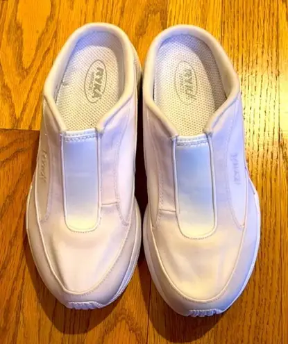 Ryka Ivory/Cream & White Round Toe SlipOn Comfort Walk Nitracel Mule Sneakers-7W