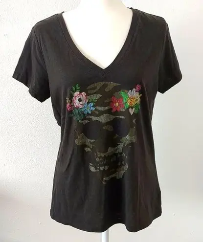 Project Karma  black Short Sleeve Skull With Flowers Graphic V-neck Size L