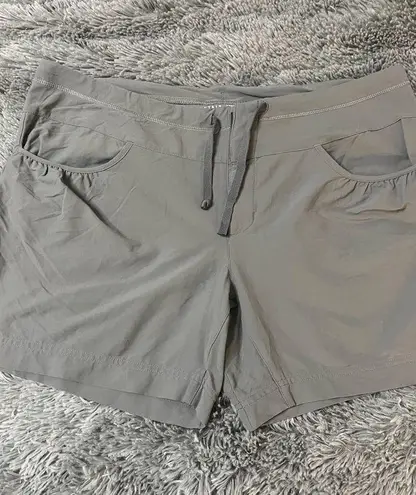 Mountain Hardwear Mountain Hard Wear Women’s Nylon Hiking Shorts Size 14