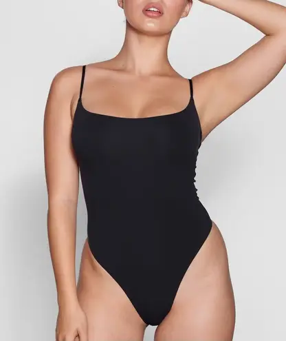 SKIMS Fits Everybody Cami Bodysuit Onyx