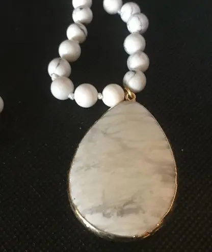 White Howlite Necklace, Stone Beads Brand New 86cm