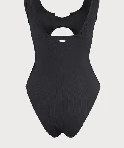 Berlook Black Cutout One