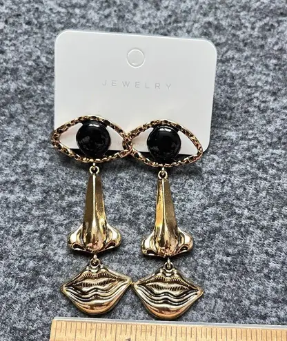 Vintage Style Surreal Eye Nose Lip Earrings Gold Tone Statement Art Dangle