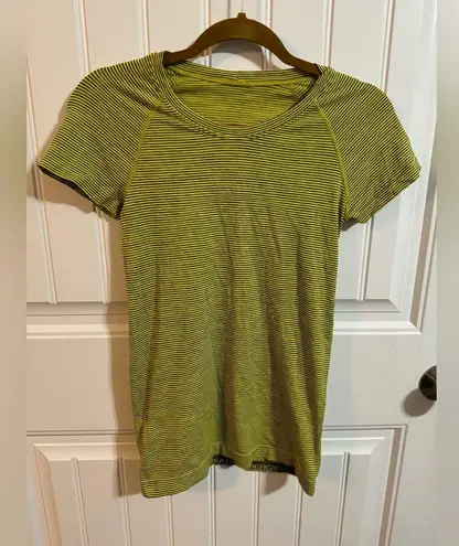 Lululemon Swiftly Tech Short Sleeve Shirt 2.0 We Are From Space Sonic Yellow Size 6