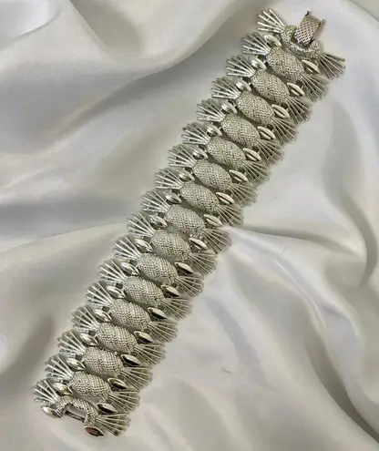 RARE 60s 1962 Sarah Coventry Simply Elegant Silver Pineapple Bracelet