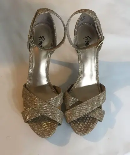 Fioni  Sparkly Heels 7.5 Like new