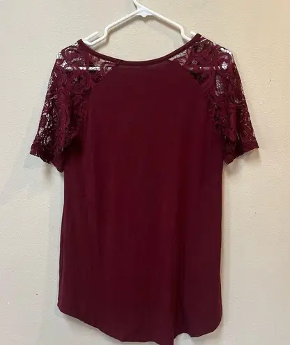 Zenana Outfitters 2/$12 Signature Women’s Burgundy Lace Short Sleeve Tunic Long Blouse M