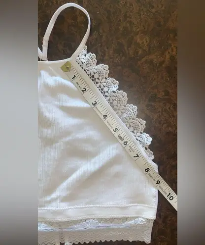 Unbranded Ribbed Halter in White with Adjustable Straps Size undefined