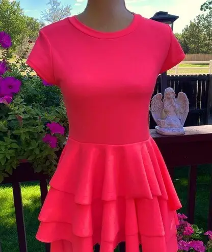 New, Gorgeous Neon Pink Top Chic Asymmetrical Ruffle Train Top. Size Small